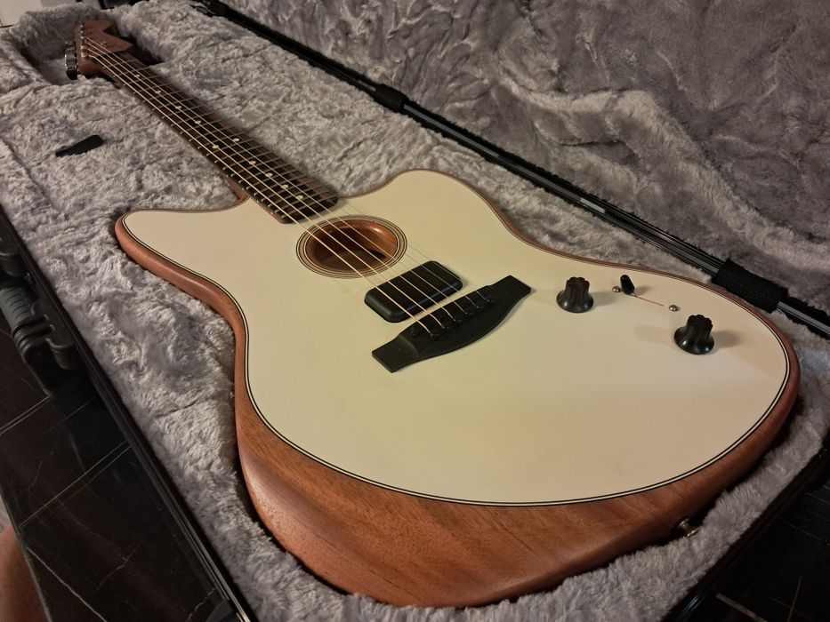 Fender American Acoustasonic Jazzmaster