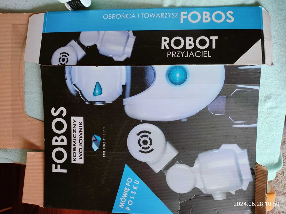 Interaktywny robot Fobos na pilota