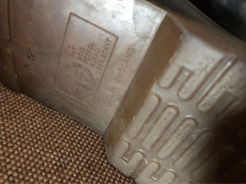 DR. MARTENS - Sapatos de cordão Airwair (Made in England)