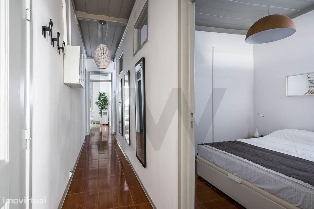 4-Bedroom Apartment with Terrace in Bairro Alto and Local Accommodation License