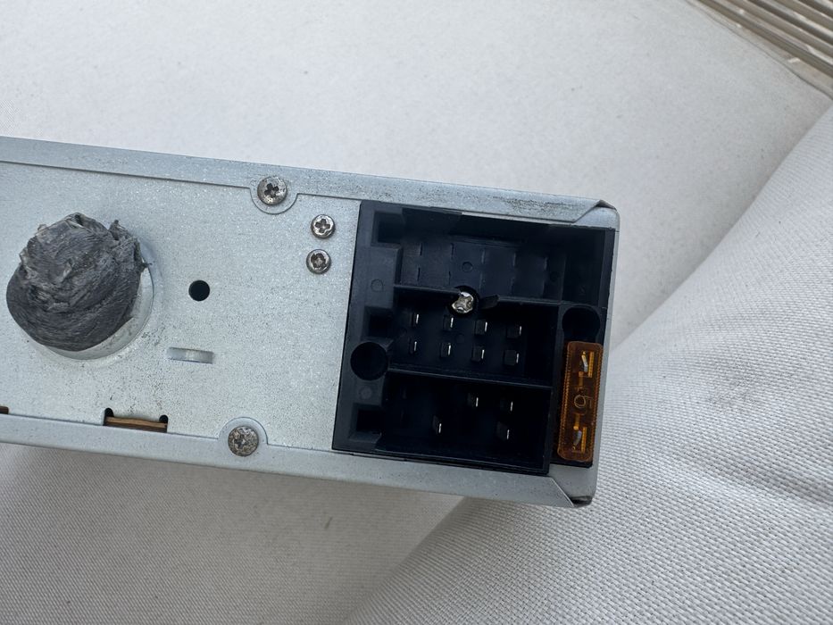 Radio Grundig citroen saxo 2001