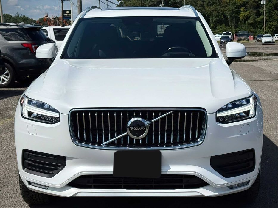 Volvo XC90      2020