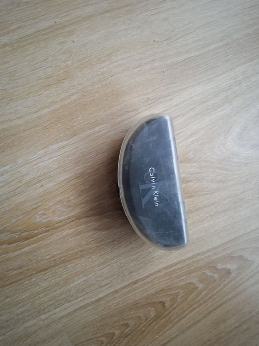 Etui na okulary, sztywne