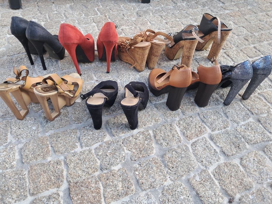 Sandálias e sapatos