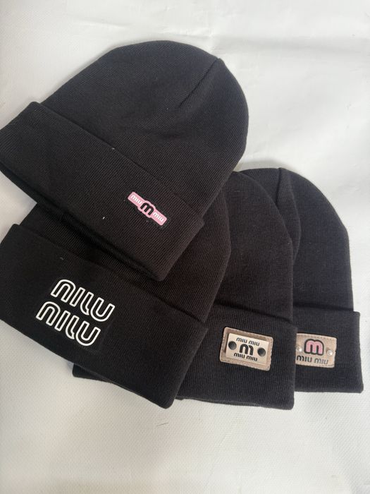 Весняно-осіння  жіноча шапочка