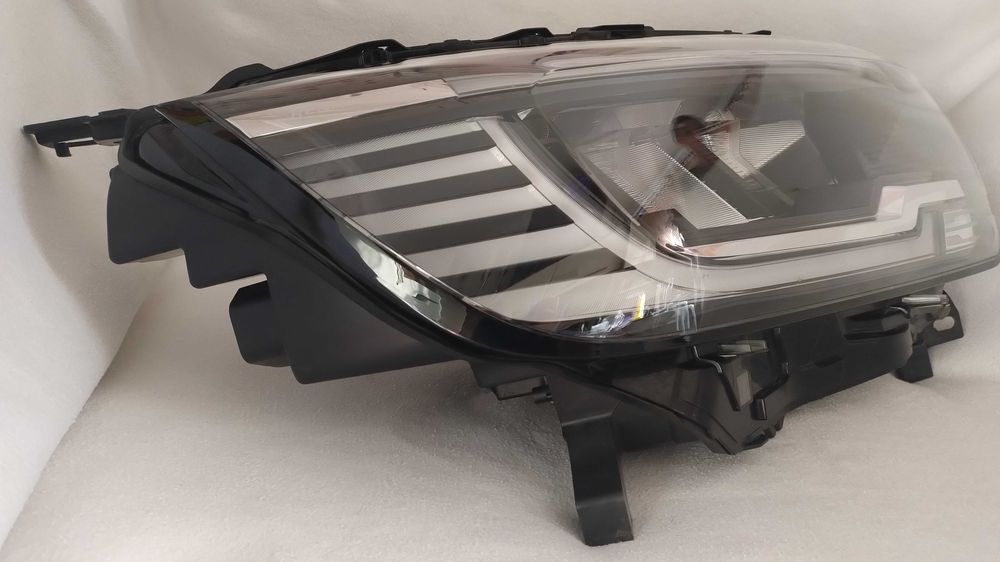 Reflektor Lampa Przednia Prawa FULL LED Renault Kangoo III 2021-