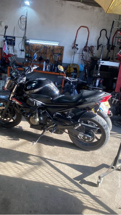 Mota nacked xj6 muito estimada