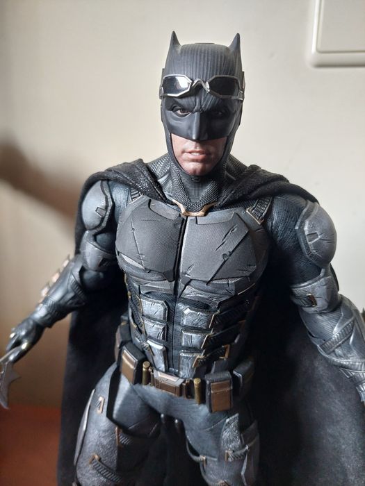 Hot toys justice league Tactical Suit
