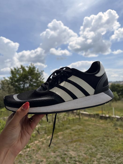Ténis Adidas originais – pretos/brancos – nº 46