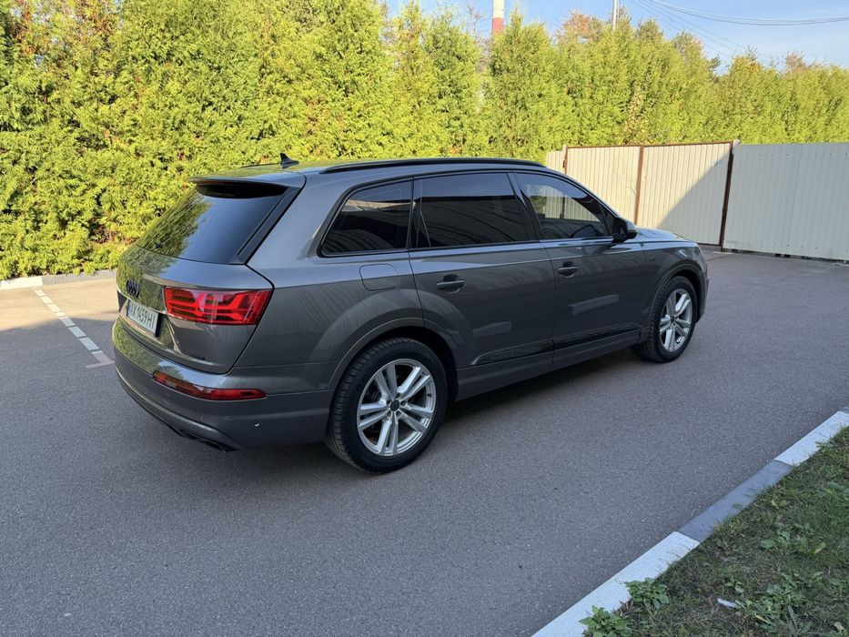 продам авто Audi Q7