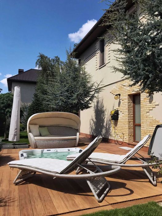 Замечательный дом в Совиньоне. 5 соток. 165 кв.м. Оформление в цене.