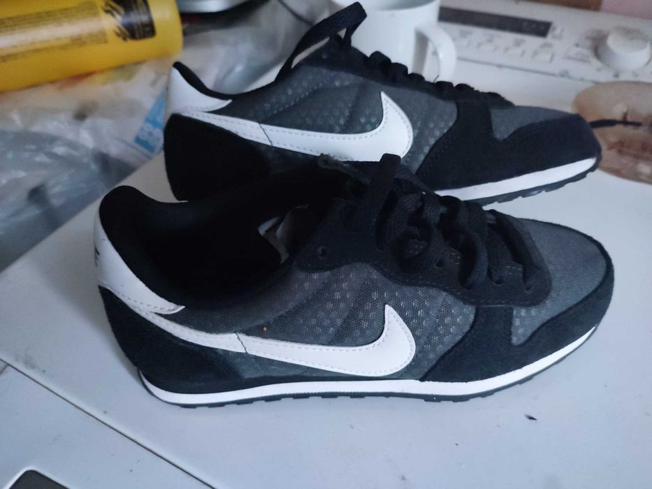 кроссовки AIR Nike розмір 36 з Німеччини оригінал