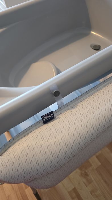 Fraldário com Banheira Chicco – Como Novo