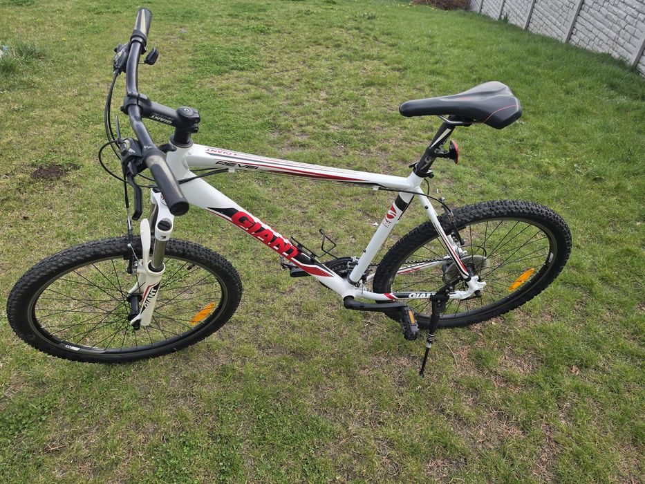 **Rower górski Giant Revel aluxx 6000**
