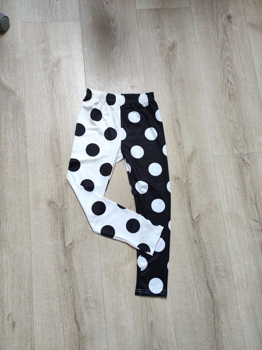 Nowe legginsy gimnastyczne śliskie grochy białe czarne kropki 140