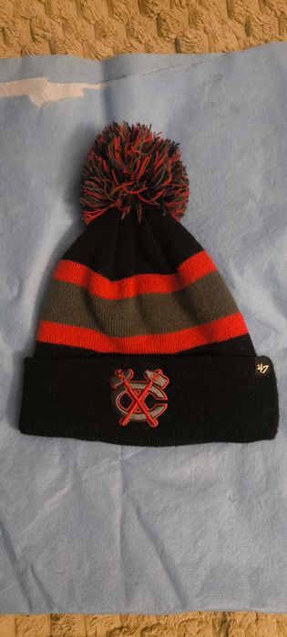 Шапка с бубоном Chicago Blackhawks от 47.