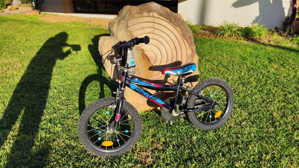 Bicicleta de criança 4-6 anos preta