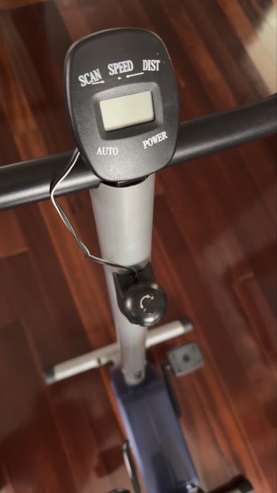 Bicicleta estática como nova