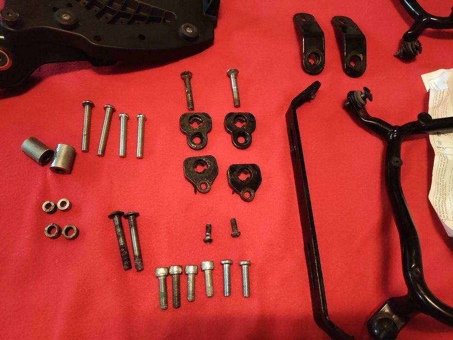 Material Hayabusa 2gen  Escapes, luz traseira, suporte para top case e malas laterais givi