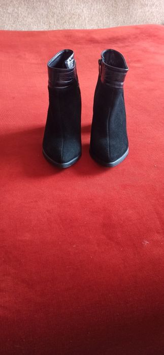 Осінні сапожки на каблуці