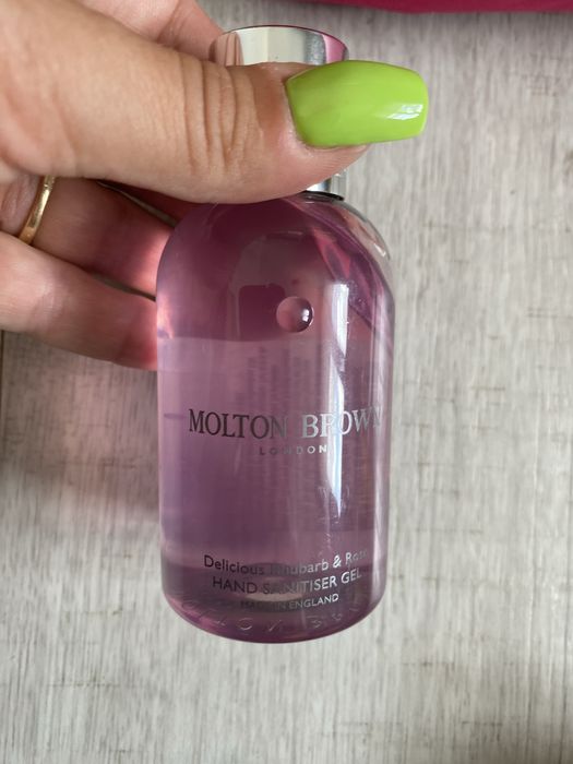 Molton Brown kosmetyczka i żel do mycia