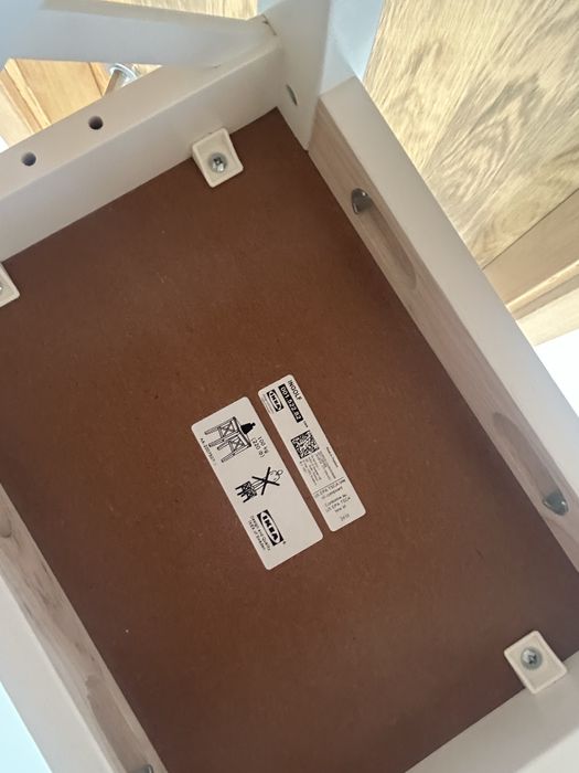 Vendo 2 banco branco Ingolf novos