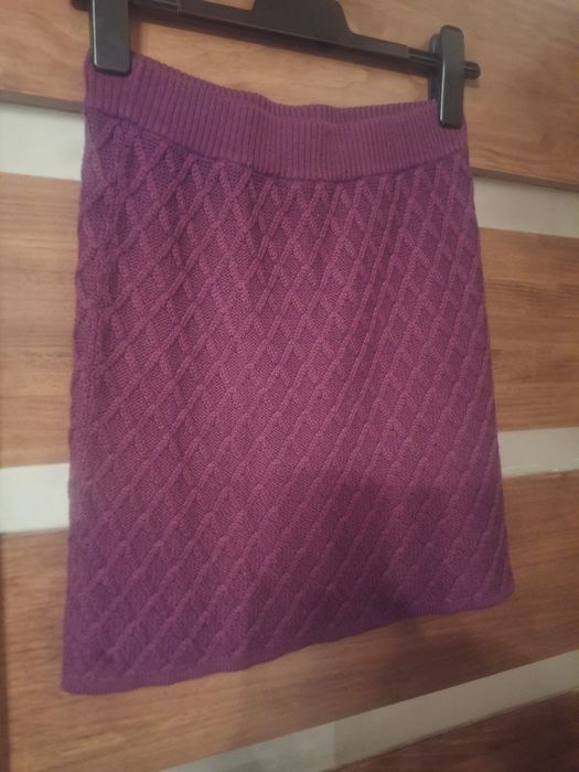 Spódniczka Hearts&Bows rozm.S 65%akryl35%bawełna stan bardzo dobry.