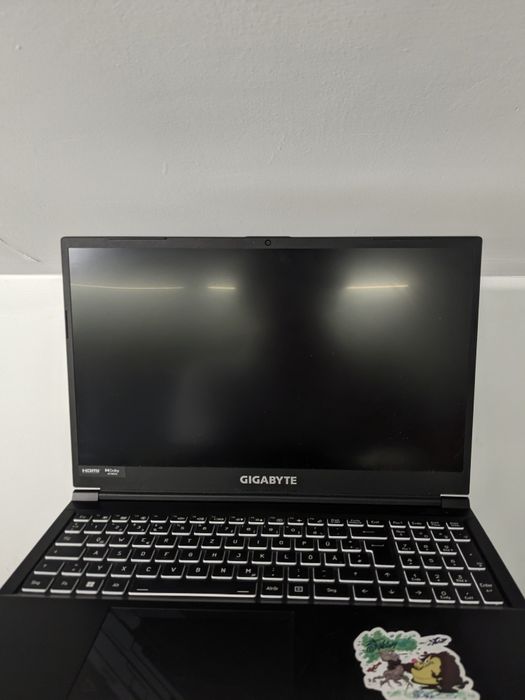 Не робочий ноутбук Gigabyte g5 kf5 model rc555