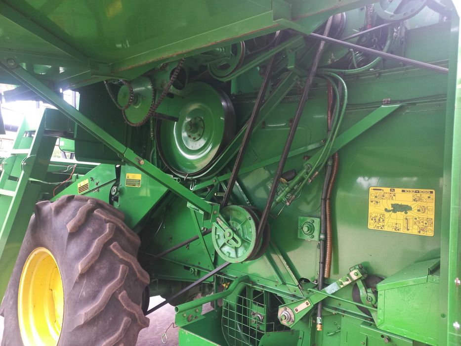 Комбайн John deere 1052