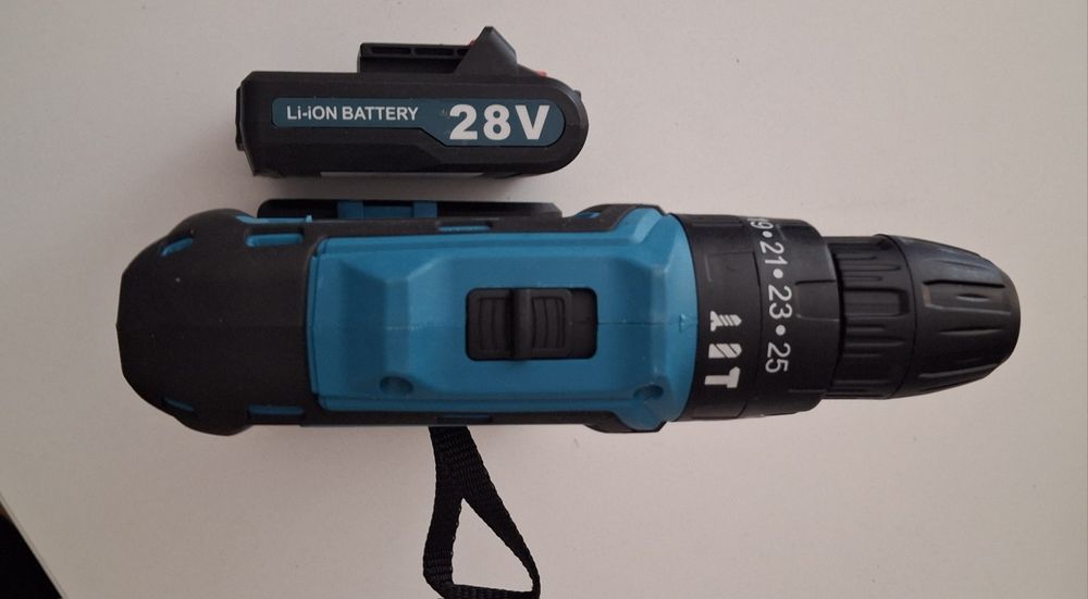 AParafusadora multifunções 28V