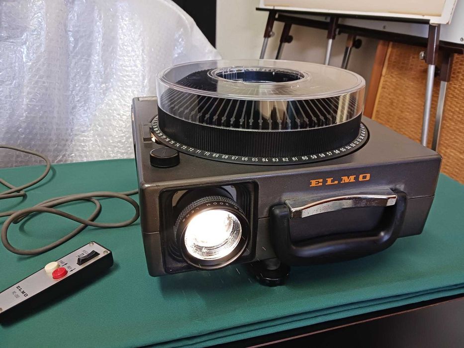 Projetor de slides "ELMO" em ótimo estado