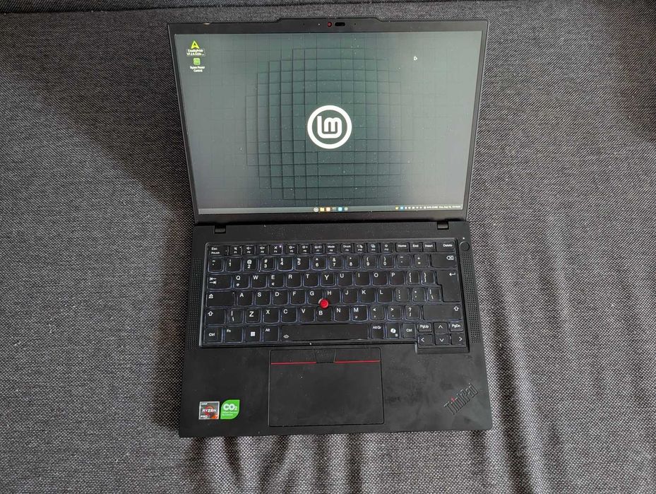 Lenovo ThinkPad P14s Gen 5 Ryzen 7 PRO 8840HS 32GB 1TB SSD W11P Radeon 780M