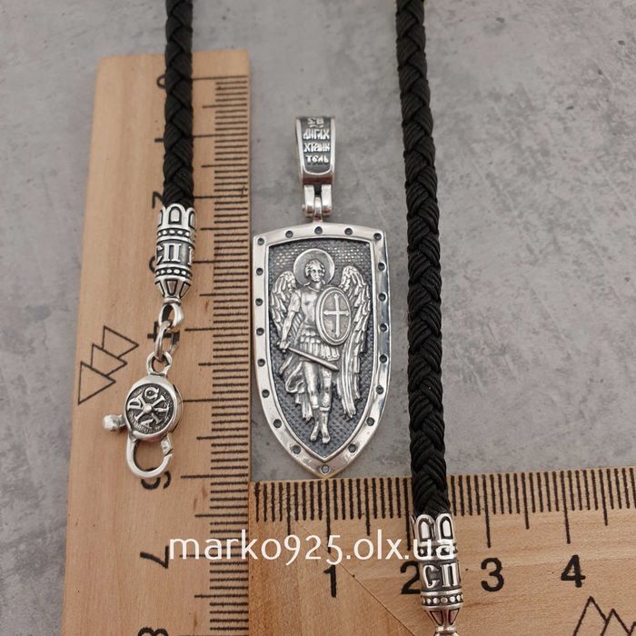 Чоловічий срібний оберіг Архангел на шовковому шнурку цепочка 4 мм 925