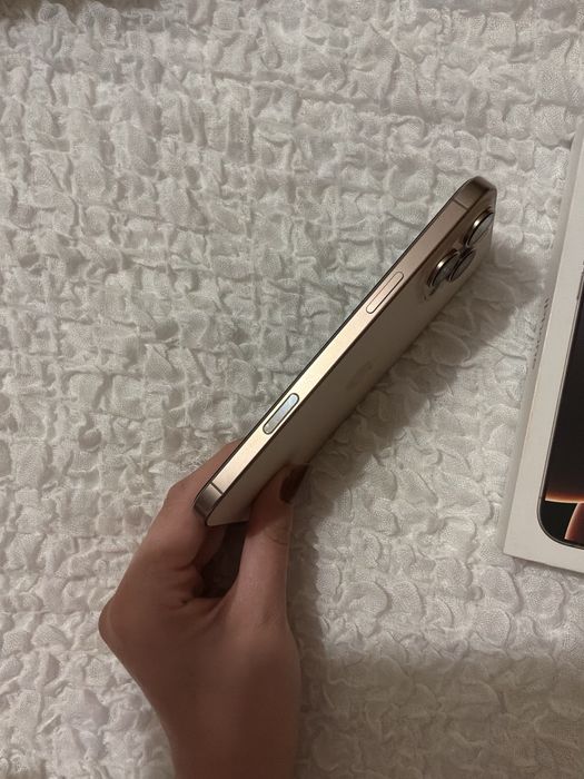 iPhone 16 Pro Max 256GB - Desert Rose