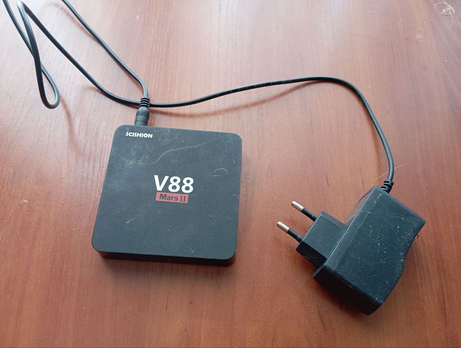 КомплектующиеДве Андроид-приставки 2 штуки:v88 mars 2/8 и x96 max 2/16