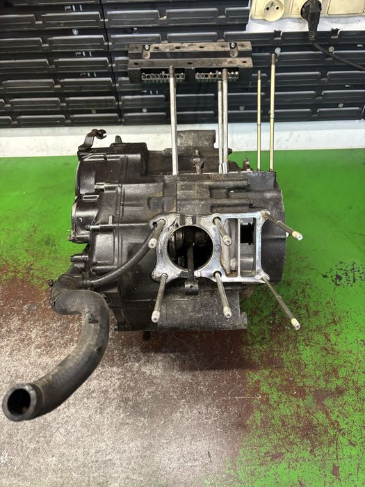 Dół silnika wał kartery skrzynia HONDA VARADERO  125 XL