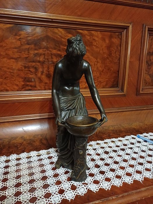 Rzeźba Danaidy z brązu z XIX w., Grand Tour, Watykan, figura kobiety