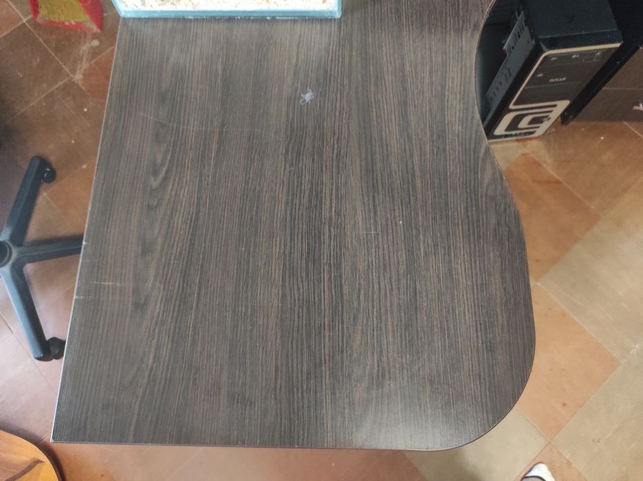 Огромный компьютерный стол