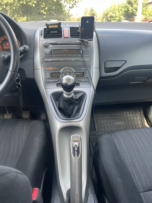 Продам Tayota Auris