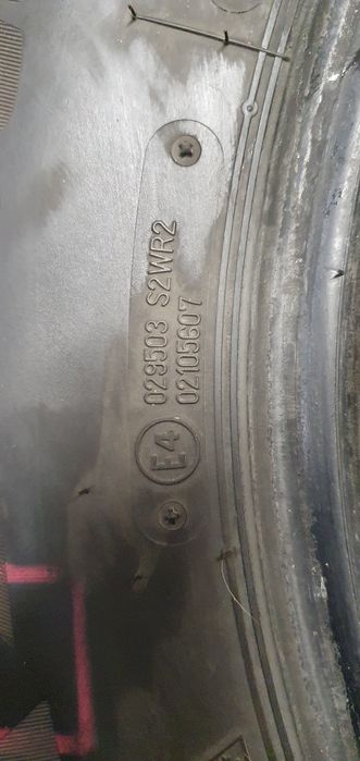 Продам комплект зимової резини Bridgestone blizzak в ідеальному стані