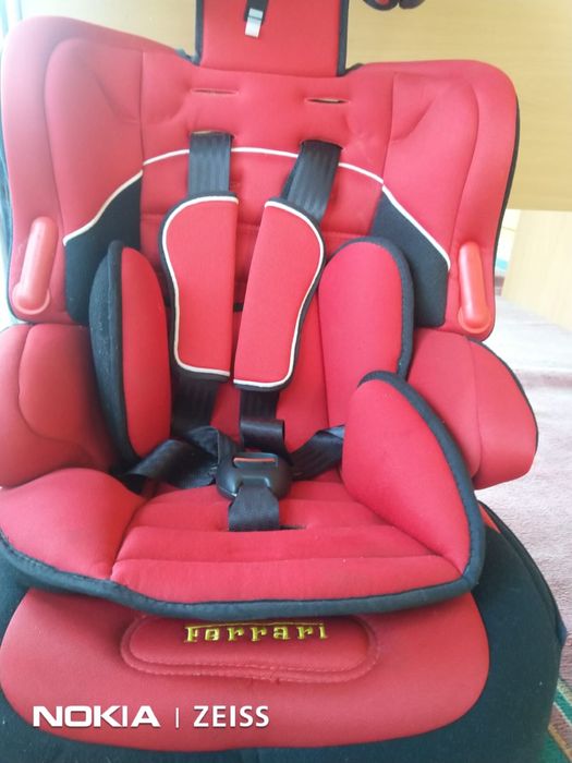 Продам дитяче автомобільне кресло!Ferrari!