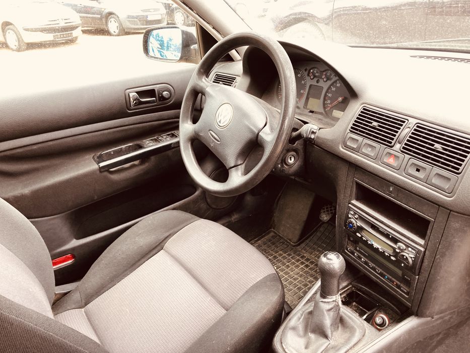 Vw golf4 rok2000 poj 1.4 przeb206 tys klima zadbany