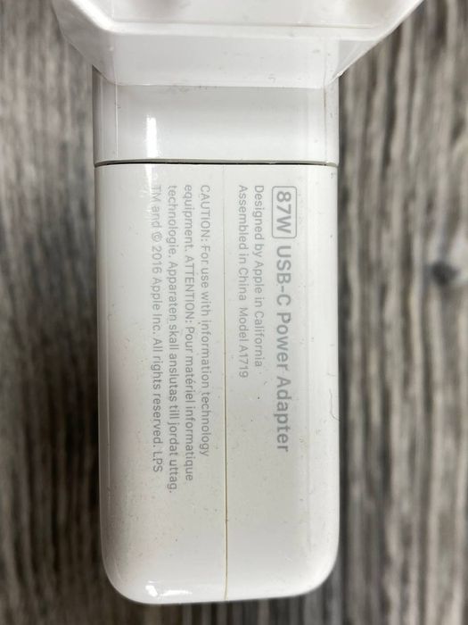 Блок живлення Apple USB-C A1719 87W 20.2V 4.3A (оригінал)