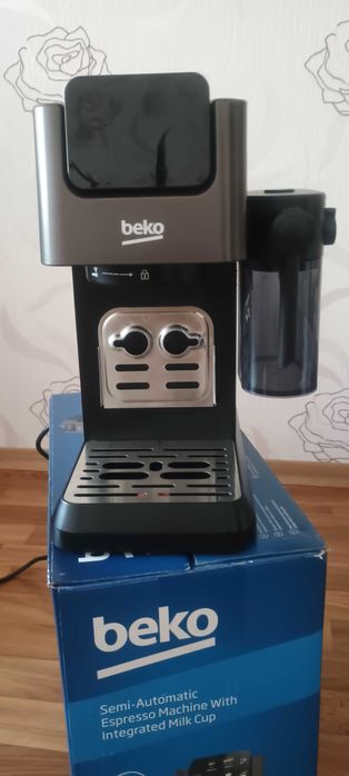 Кавоварка рiжкова Beko CEP 5464DX Nespresso