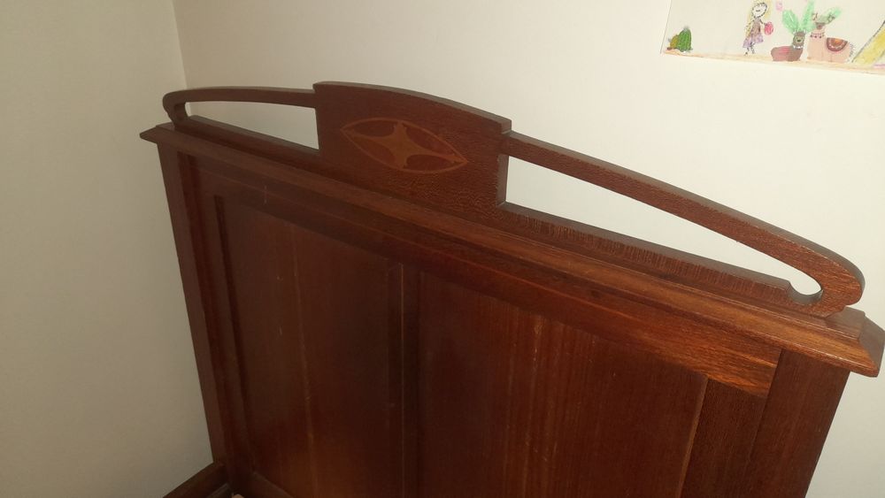 Cama vintage solteiro em mogno