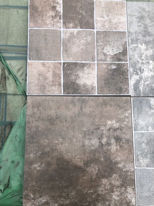 Плитка на підлогу