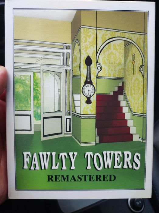 "Fawlty Towers" com John Cleese - Edição remasterizada 30 anos