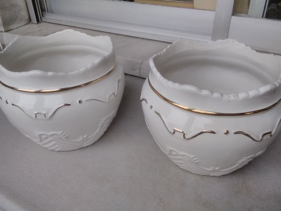 Vasos/Cachepos brancos com dourado