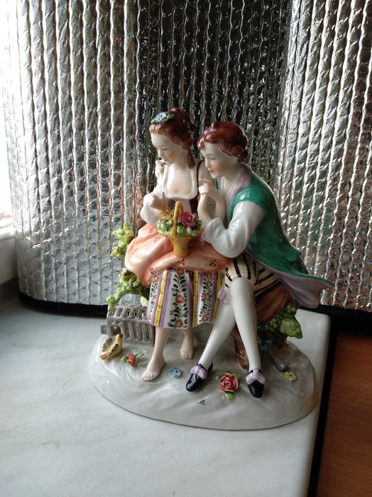 Фарфоровая статуэтка