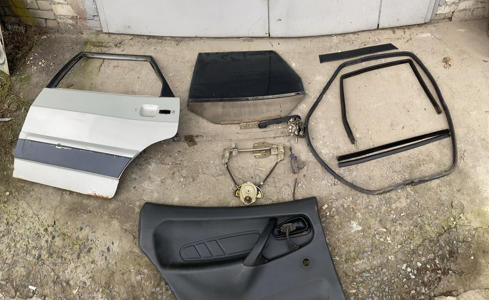 Бархотка,уплотнітєль/ущільнювач,дверей/скла Ваз09,99,14,15. Стан супер